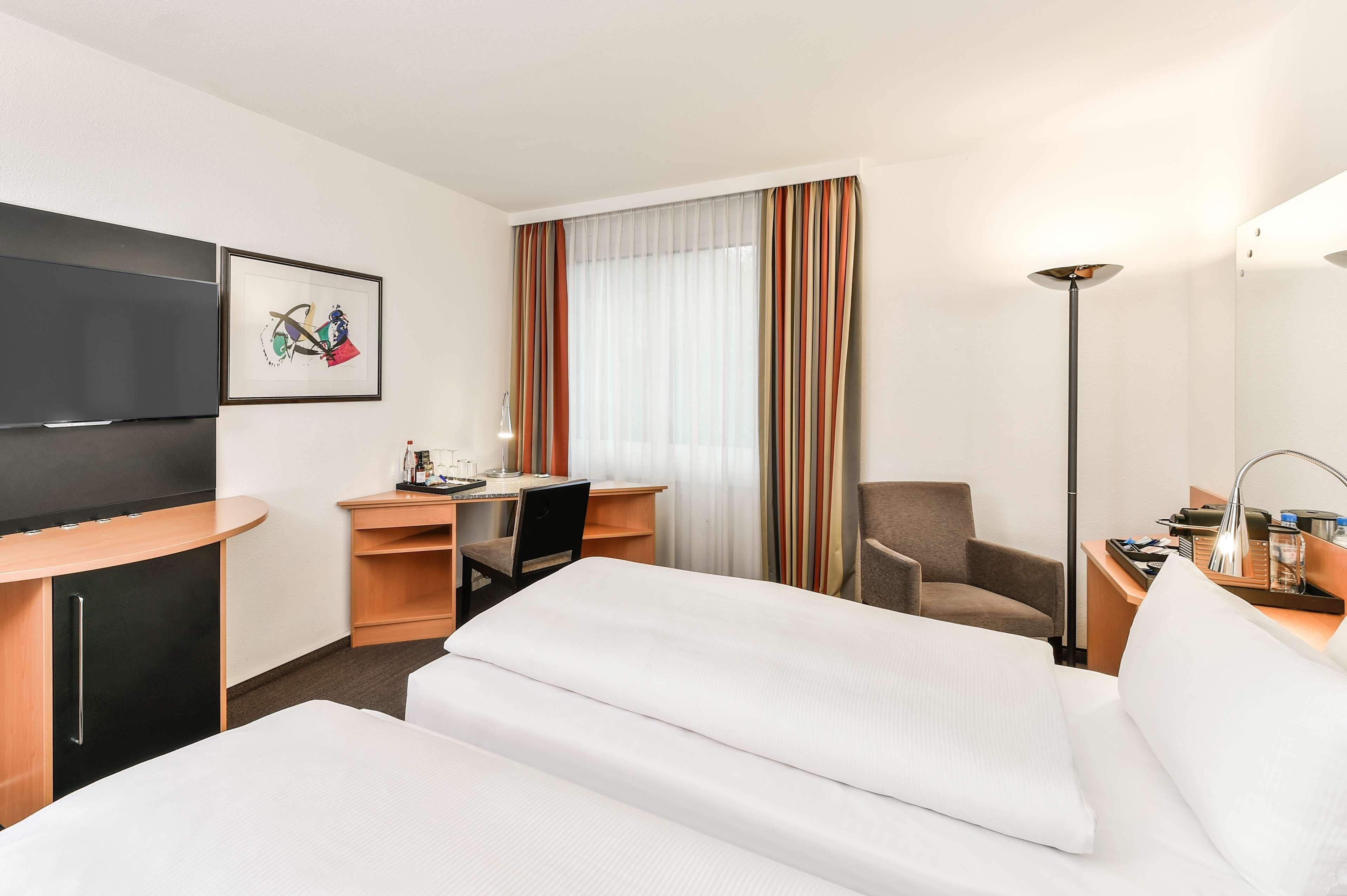 Nh München Airport Hotel 4*