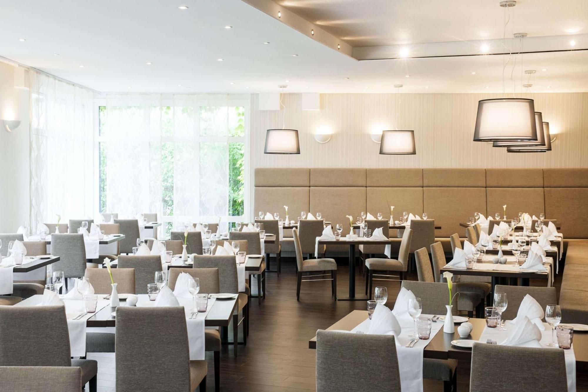 Nh München Airport Hotel 4*
